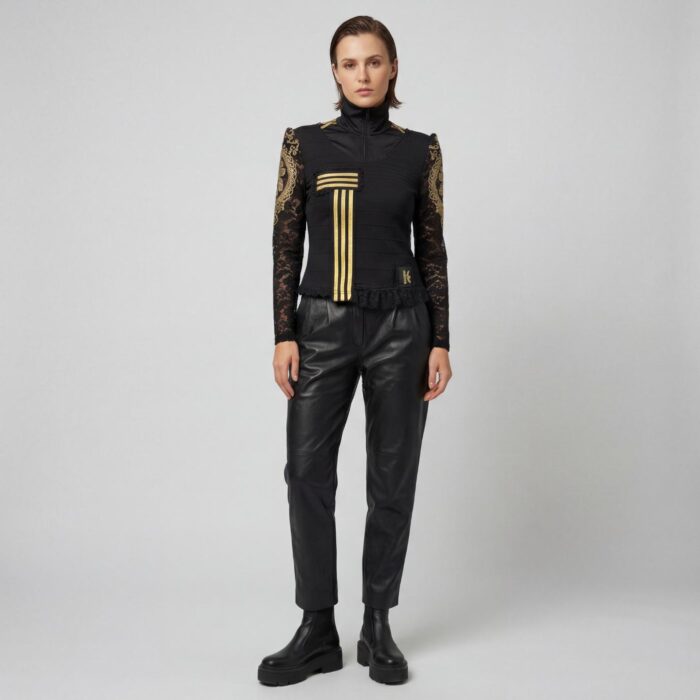 Veste de tailleur Adidas reworked par Aliona Sama avec dentelle dorée