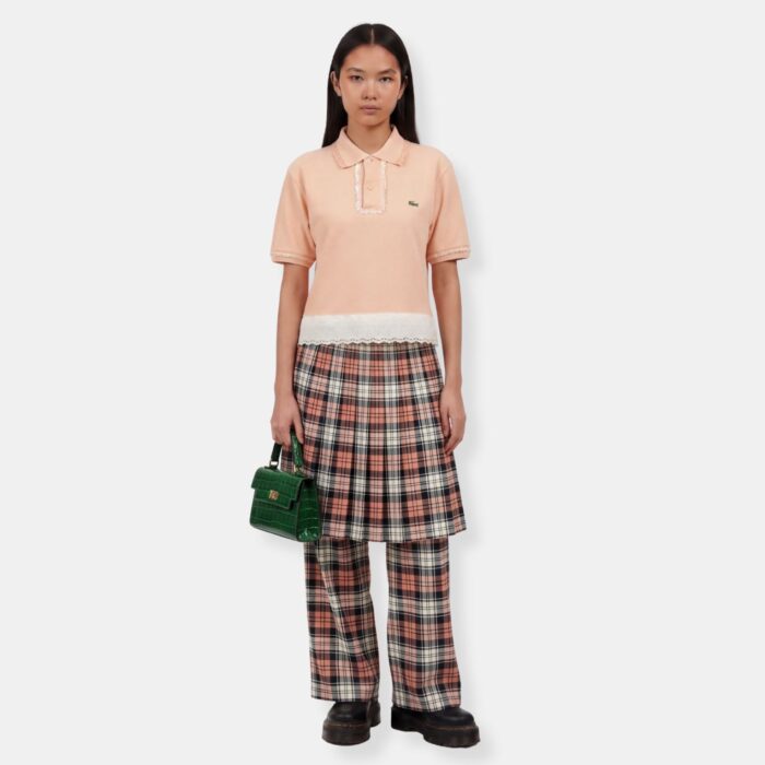 Maillot Juventus x Spider-Man upcyclé avec dentelles et fleurs vue de plein pied de face