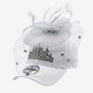 Casquette voilette gise new york pour cocktails et mariages.