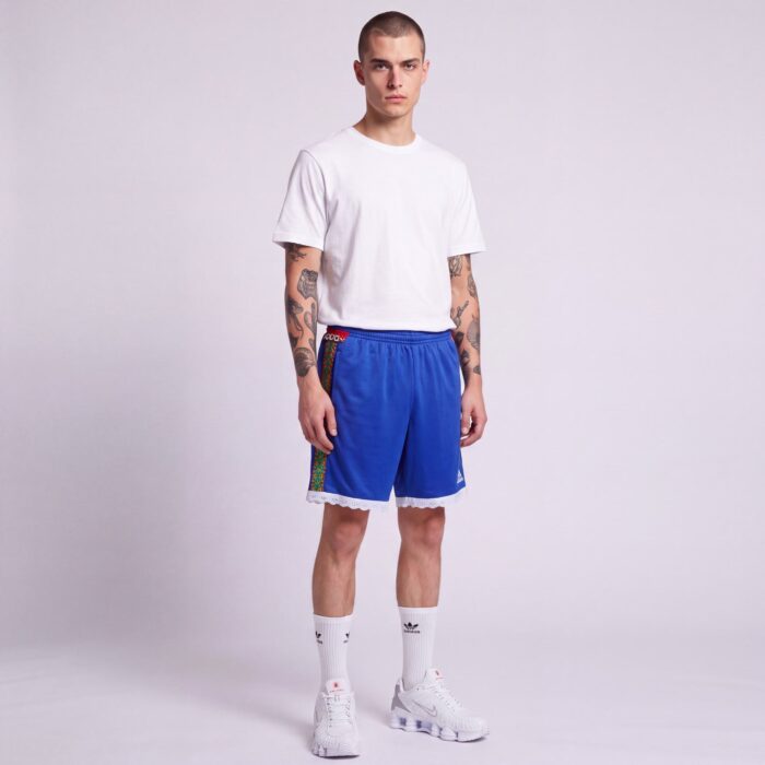 short 3 bandes bleu x Folk avec galon fleuri et dentelles upcyclé par Aliona Sama